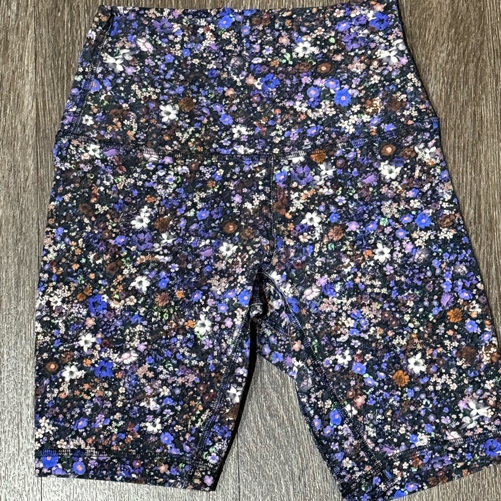 FREE SHIPPING! Lululemon - Floral Print Biker Shorts - Sz 2